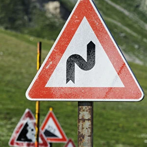 Traffic sign, Campo Imperatore, Gran Sasso National park, Abruzze, Italy