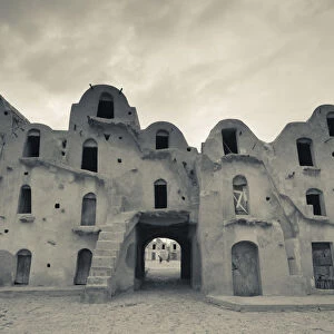 Tunisia, Ksour Area, Ezzahra, Ksar Ezzahra, fortified grain storage ksar building