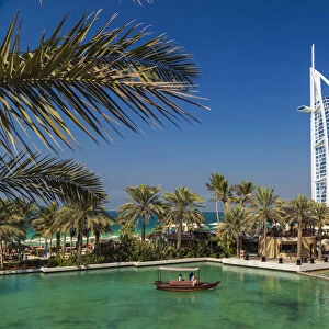UAE, Dubai, Burj Khalifa from Madinat Jumeirah Gardens