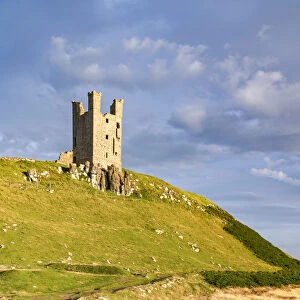 UK, England, Northumberland, Dunstanburgh Castle, Lilburn Tower