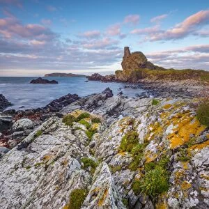 UK, Scotland, Argyll and Bute, Islay, Lagavulin Bay, Dunyvaig (Dunyveg) Castle