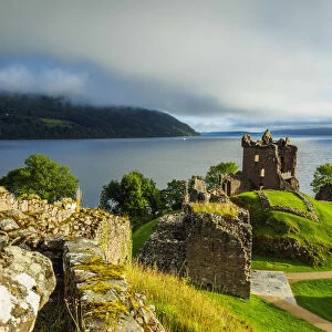 UK, Scotland, Highlands, Urquhart Castle and Loch Ness