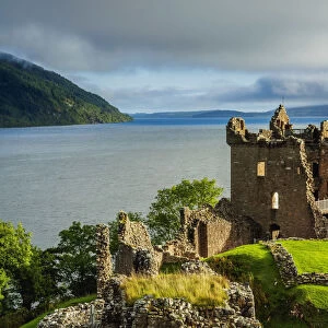 UK, Scotland, Highlands, Urquhart Castle and Loch Ness