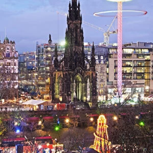 UK, Scotland, Lothian, Edinburgh, Twilight view of The Scott Monument and Star Flyer