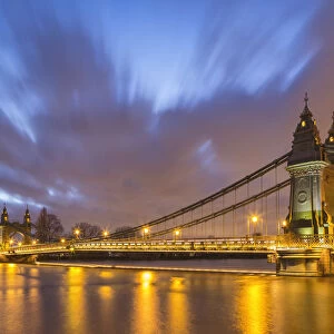 UK, United Kingdom, England, Hammersmith Bridge at dusk