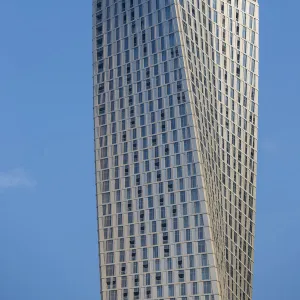 United Arab Emirates, Dubai, Dubai marina, Cayan Tower, known as Infinity Tower before