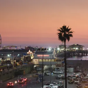 USA, California, Los Angeles, Santa Monica, Santa Monica Pier, dusk