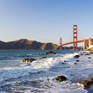 USA, California, San Francisco, Bakers Beach, Golden Gate Bridge