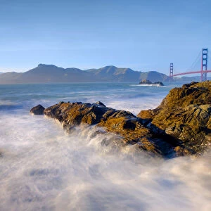 USA, California, San Francisco, Golden Gate Bridge from Baker Beach
