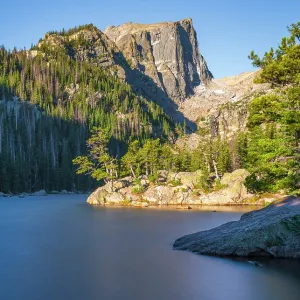USA, Colorado, Rocky Mountain National Park, Dream Lake, Hallet Peak
