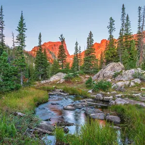USA, Colorado, Rocky Mountain National Park, Hallet Peak from Tyndall Creek