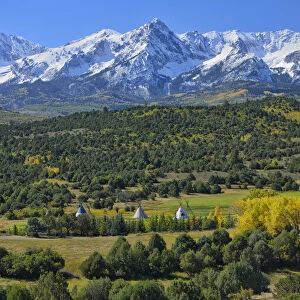 USA, Colorado, San Juan Mountains near Ridgway, Tipi camp and mountain scenery in autumn