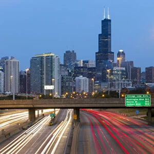USA, Illinois, Chicago, Interstate leading Downtown
