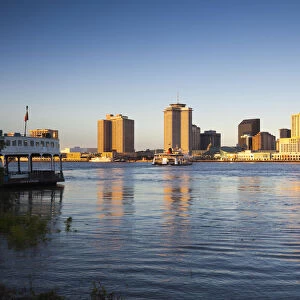 USA, Louisiana, New Orleans, skyline and the Mississippi River from Algiers