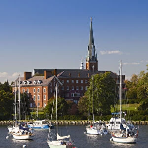 USA, Maryland, Annapolis, yacht marina St. Marys Church from Eastport