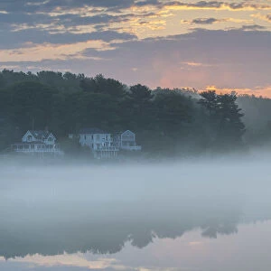USA, Massachusetts, Cape Ann, Annisquam, Annisquam Harbor in summer fog