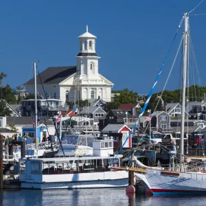 USA, Massachusetts, Cape Cod, Provincetown, MacMilan Pier, town view with Public