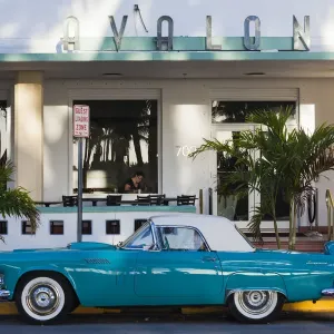 USA, Miami Beach, South Beach, Ocean Drive, Avalon Hotel and 1957 Thunderbird car USA, Miami Beach, South Beach, Ocean Drive, Avalon Hotel and 1957 Thunderbird car