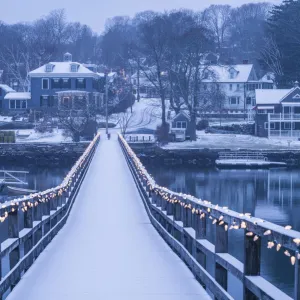 USA, New England, Cape Ann, Massachusetts, Annisquam, Lobster Cove, footbridge with