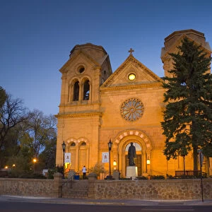 USA, New Mexico, Santa Fe, Cathedral Basilica of Saint Francis of Assisi (1869)