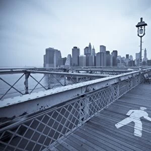 USA, New York City, Manhattan & Brooklyn Bridge