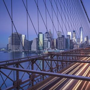 USA, New York, New York City, Brooklyn-Dumbo, Brooklyn Bridge traffic, dawn