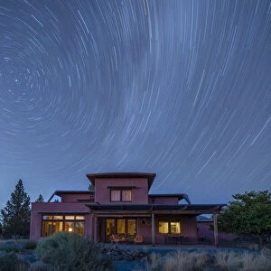 USA, Oregon, Central, Bend, Rancho las Hierbas, private home with star trails