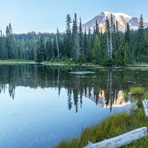 USA; Pacific Northwest; Washington; Mount Rainier National Park, Reflection lake