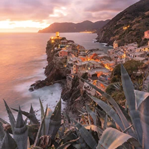 Vernazza, during sunset, UNESCO World Heritage Site, National Park of Cinque Terre