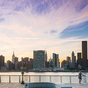 View of Manhattan skyline from Gantry Plaza, New York, USA