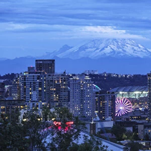 View over Seattle to Mt. Rainier, Washington, USA