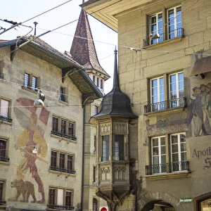 Wall murals on buildings on the Kramgasse, Bern (Berne), Berner Oberland, Switzerland