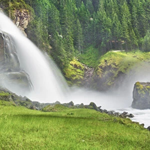 Waterfall in gorge - Austria, Salzburg, Zell am See, Krimml, Krimml Waterfalls