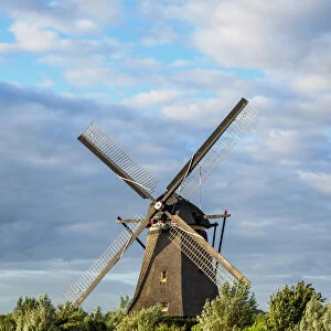 Windmill in Kinderdijk, UNESCO World Heritage Site, South Holland, The Netherlands