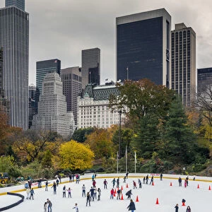 Wollman Rink with autumn colors, Central Park, Manhattan, New York, USA