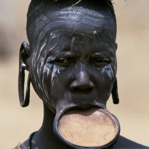 A woman of the Mursi tribe