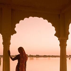 Woman wearing Sari, Jaisalmer, Rajasthan, India