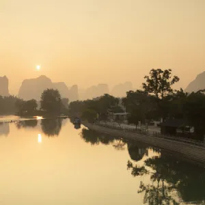 Yulong River at dawn, Yangshuo, Guangxi, China