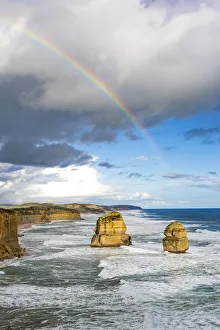 Images Dated 18th January 2017: 12 Apostles, Great Ocean Road, Victoria, Australia