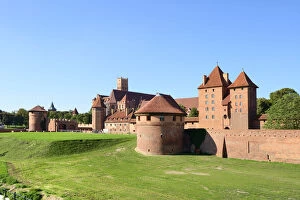 Images Dated 5th November 2015: The 13th century Malbork Castle, founded by the Knights of the Teutonic Order, a Unesco