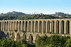Images Dated 23rd February 2017: The 16th century Pegoes aqueduct (Aqueduto dos Pegoes), 6 km long, that provides water