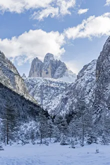 Images Dated 22nd January 2018: 3 Zinnen, Tre Cime Di Lavaredo and snowy landscape, Dolomites Alps, Italy