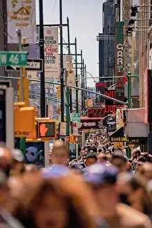 Images Dated 17th August 2022: 5th Avenue, Manhattan, traffic in cinematic tone, New York City, USA