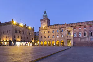 Images Dated 29th April 2020: Accursio and Notai palaces in Maggiore square at twilight. Bologna, Emilia Romagna, Italy