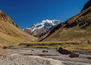 Images Dated 29th September 2017: Aconcagua Mountain and Horcones River, Aconcagua Provincial Park, Central Andes, Mendoza