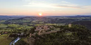 Images Dated 13th November 2017: Aerial sunset over medieval town, Monticchiello, Val d Orcia, Tuscany, Italy