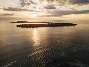 Images Dated 21st June 2019: Aerial view of Gili Islands at Sunset, Lombok Region, Indonesia