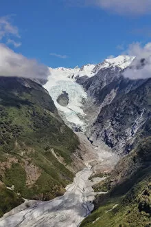 Aerial view from the helycopter of the Franz Joseph glacier in New Zealand