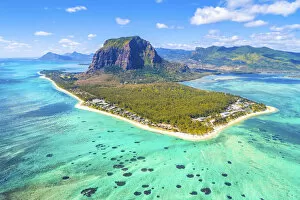 Images Dated 5th February 2019: Aerial view of Le Morne Brabant Peninsula