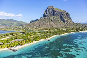 Images Dated 18th April 2016: Aerial view over Le Morne Brabant Peninsula, Black River (Riviere Noire), West Coast